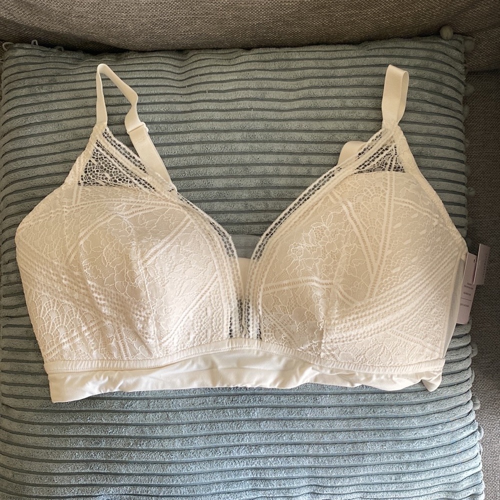 Auden Lightly Lined Bralette  Size XXL. Adjustable Straps, Adjustable Closure.